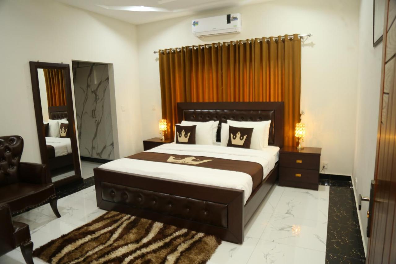 Bed and Breakfast Grand Royal Исламабад Экстерьер фото