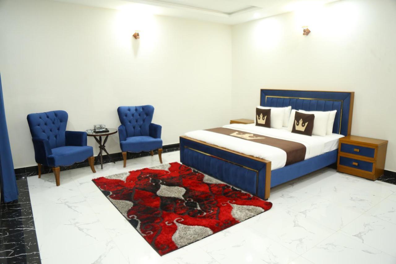 Bed and Breakfast Grand Royal Исламабад Экстерьер фото
