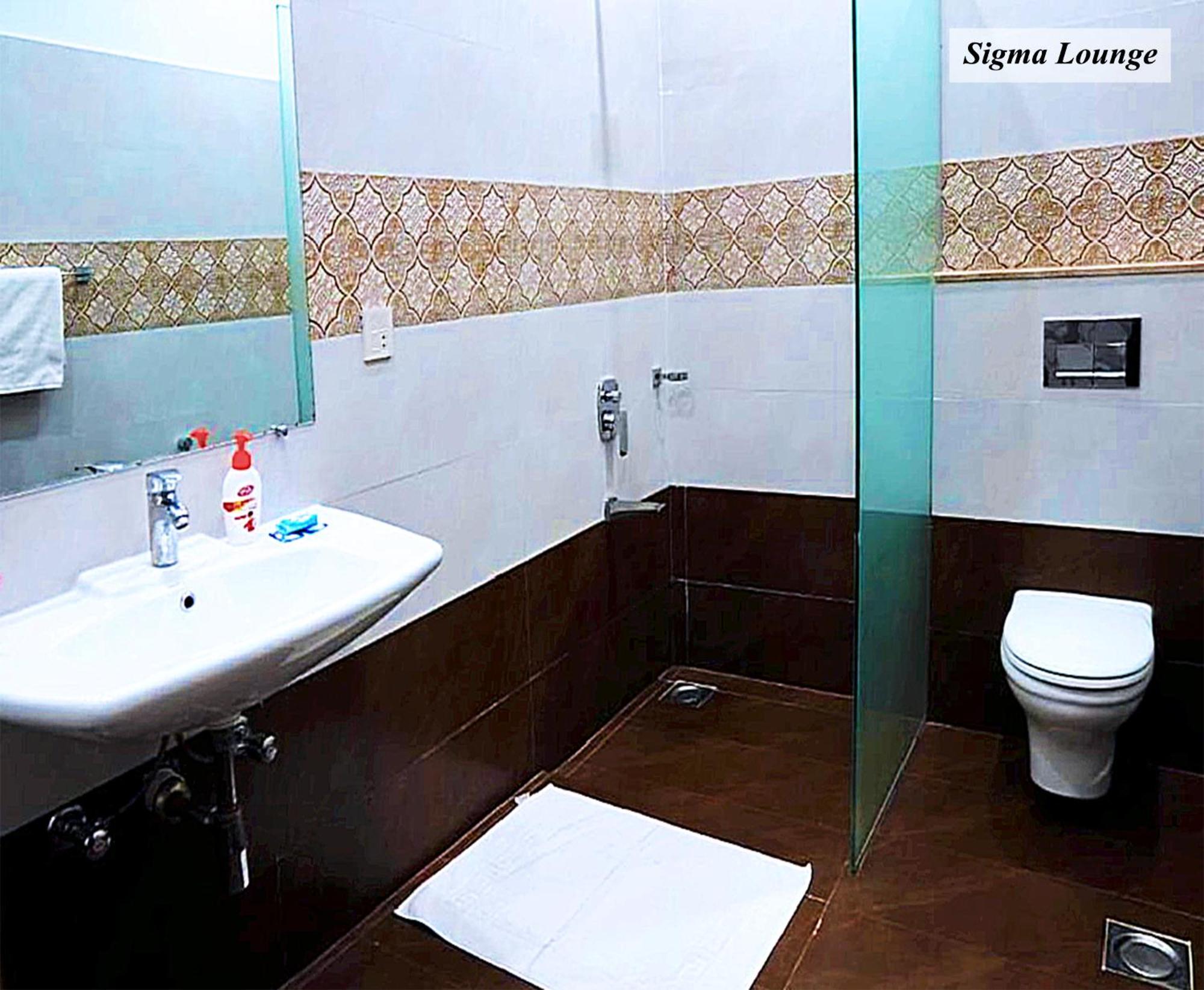 Bed and Breakfast Grand Royal Исламабад Экстерьер фото